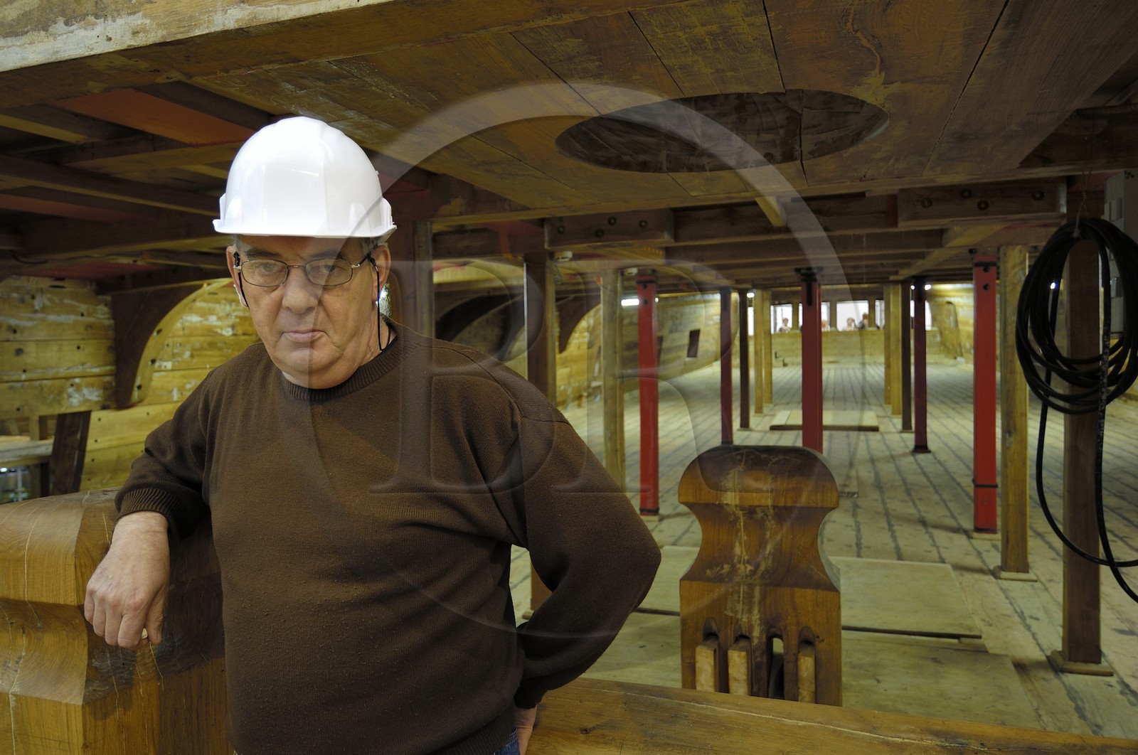 France, Charente-Maritime (17), Rochefort, le quartier de l'Arsenal, chantier de l'Hermione, le chef charpentier Jacques Haie