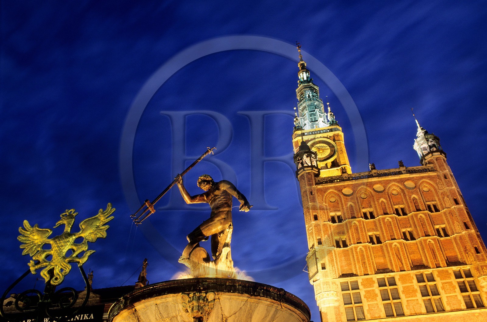 Pologne, Poméranie Orientale, Gdansk, la fontaine de Neptune devant l' Hôtel de ville (Ratusz Glownego Miasta)