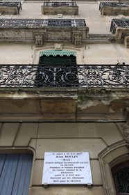 France, Hérault (34), Béziers, quartier du Champ de Mars, maison natale de Jean Moulin sur la place du 14 juillet