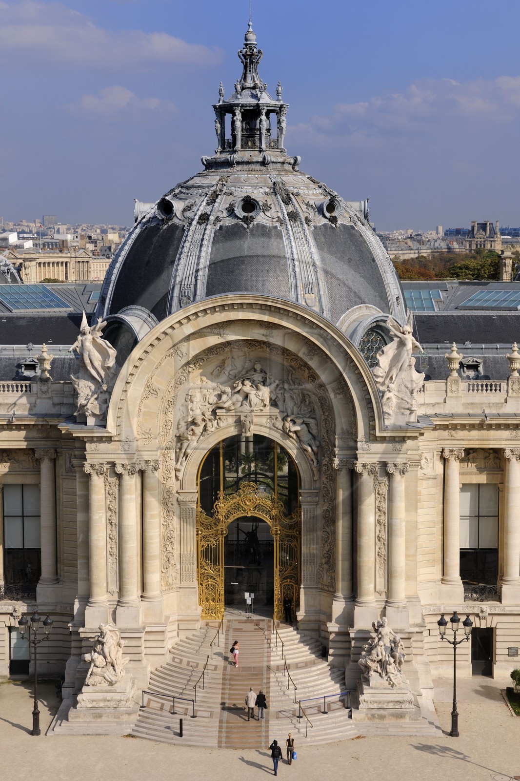 France, Paris, Petit Palais by architect Charles Girault (Universal Exhibition of 1900)