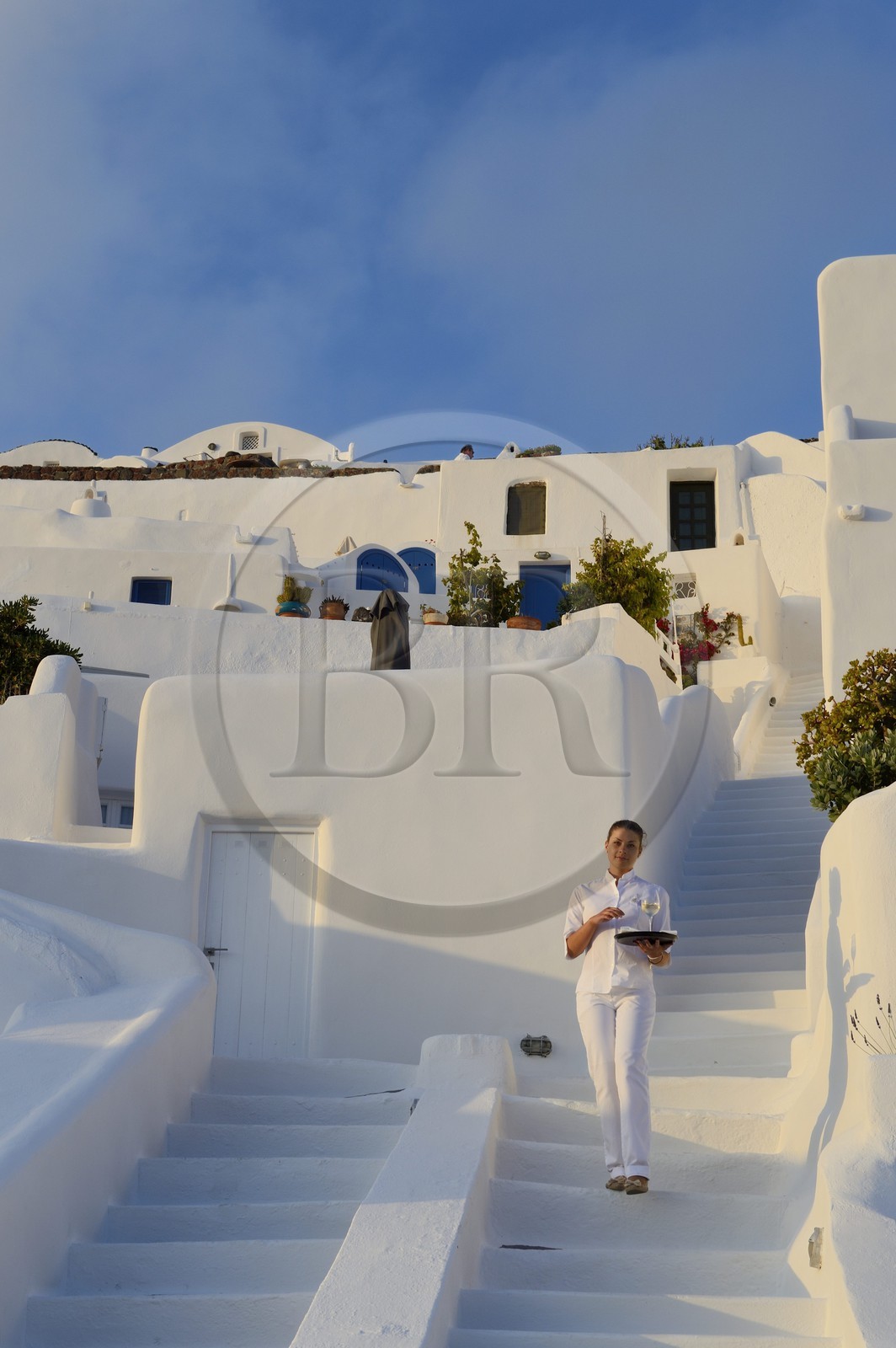 Grèce, Les Cyclades, mer Égée, île de Santorin (Thira ou Théra), village de Oia, l'hôtel Relais & Châteaux Kirini Suites & Spa