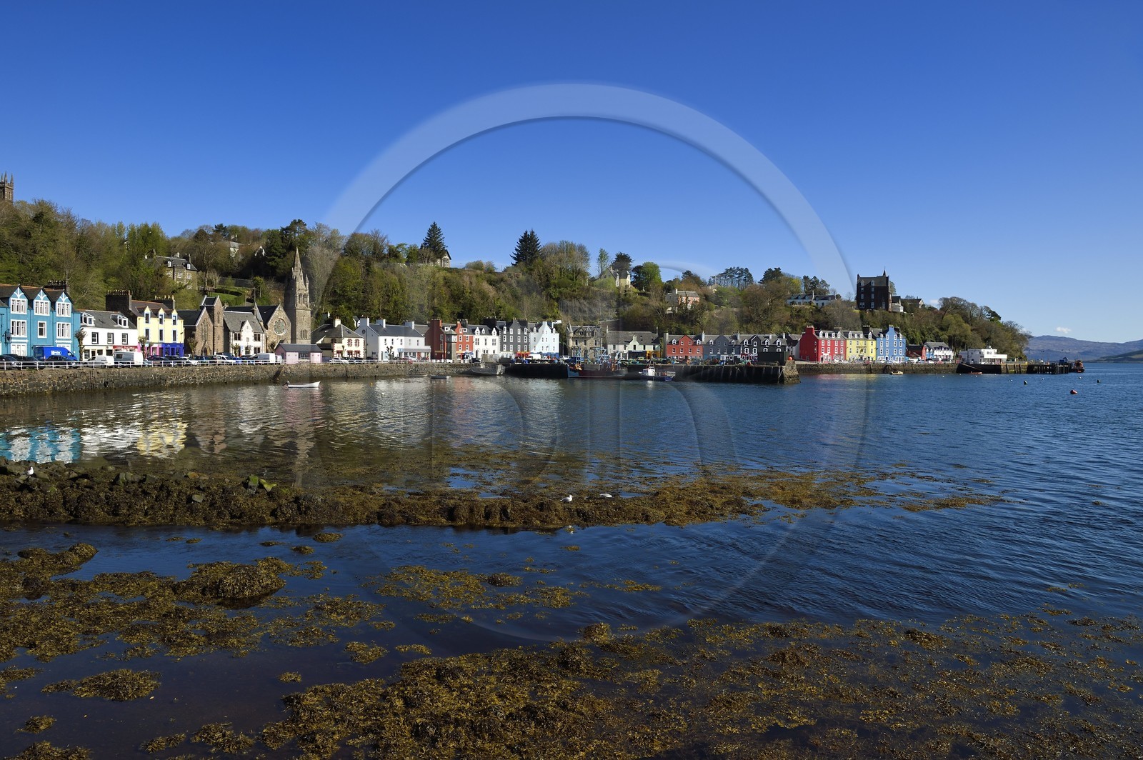 United Kingdom, Scotland, Highland, Inner Hebrides, Isle of Mull, the main town Tobermory and its harbour