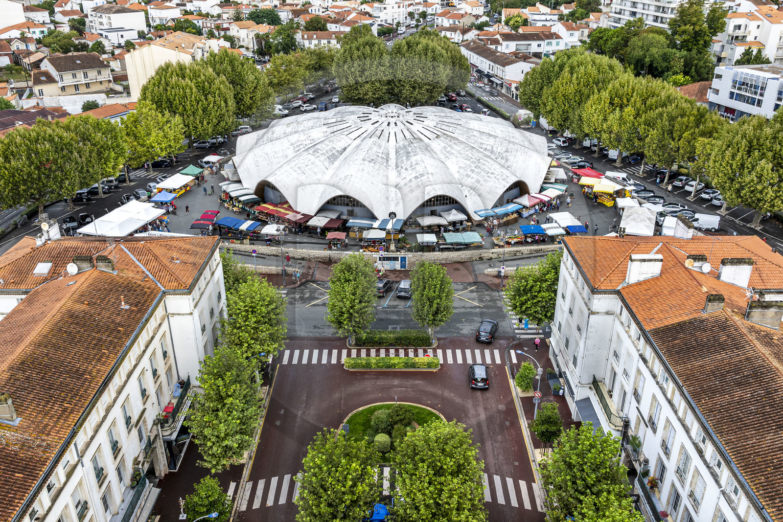 France, Charente-Maritime, Royan, central market (1955) by architects Louis Simon and André Morisseau shaped like the conch of a large white shell (aerial view)
