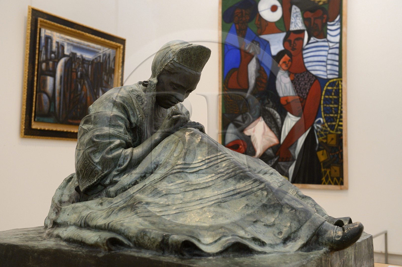 France, Finistère (29), Quimper, musée des Beaux Arts, statue Les Brodeuses (1907) de l'artiste René Quillivic