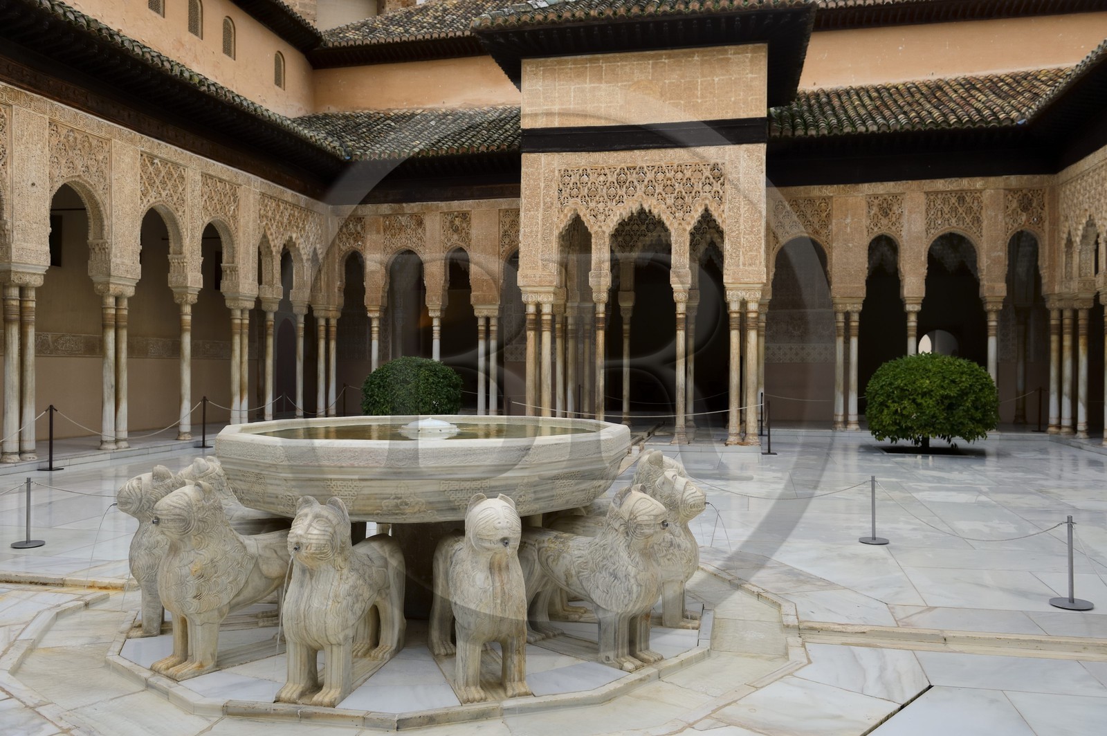 Spain, Andalusia, Granada, Alhambra Nasrid Palace, listed as World Heritage by UNESCO, Palace of the Lions patio (Patio de los Leones)