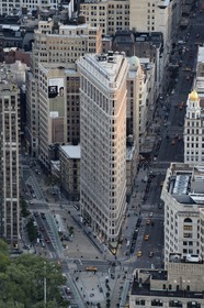 Etats-Unis, New York, Manhattan, quartier de Midtown à Madison Square Park, Flatiron Building, immeuble en forme de fer à repasser occupé par des bureaux