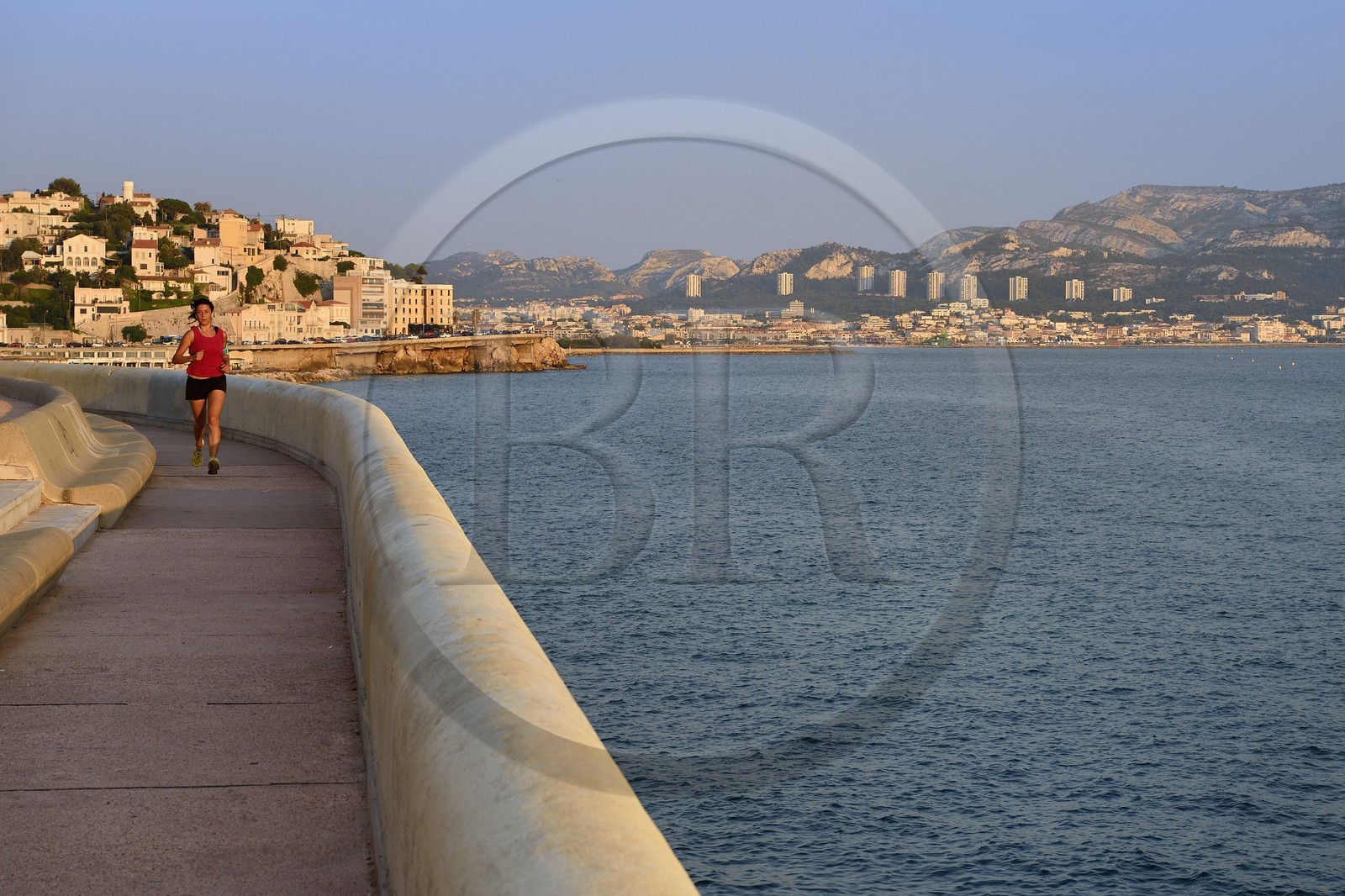 France, Bouches-du-Rhône (13), Marseille, quartier du Roucas Blanc, la Corniche JF Kennedy
