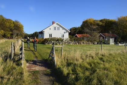 Sweden, Västra Götaland, Koster Islands, Sydkoster, discovery of the island by bicycle