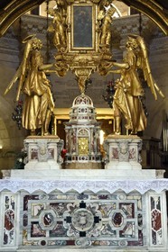 Croatie, Dalmatie, cote dalmate, Split, vieille ville romaine classée Patrimoine Mondial de l'UNESCO, palais de Dioclétien, la cathédrale Saint-Domnius construite dans l'ancien mausolée de l'empereur romain Dioclétien, le Maitre-autel