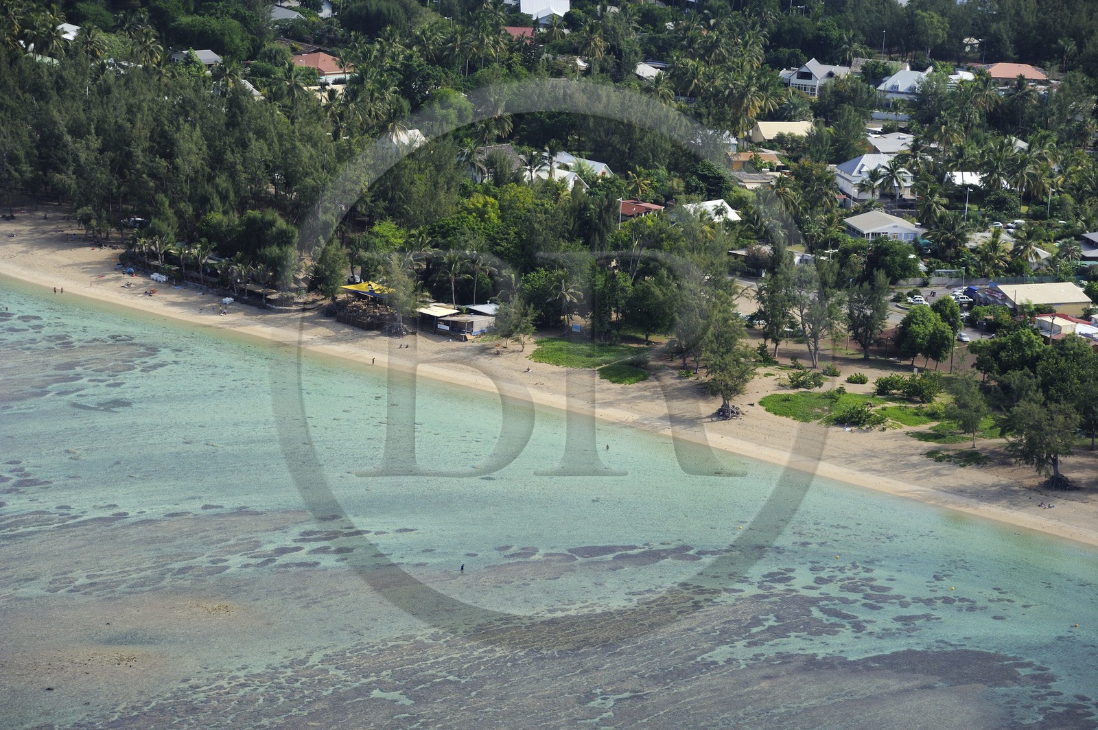 France, île de la Réunion, la Cote Ouest, le lagon de Saint-Gilles-Les-Bains, l'Ermitage-les-Bains (vue aérienne)