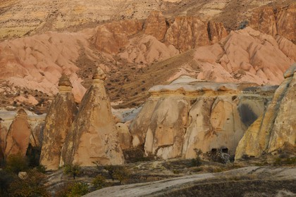 Turquie, Anatolie Centrale, province de Nevsehir, Cappadoce classée Patrimoine Mondial de l'UNESCO, paysage d'érosion et cheminées de fées à Çavusin