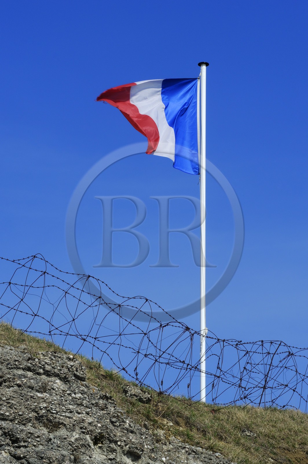 France, Meuse (55), Douaumont, fort de Douaumont, pièce maîtresse de la défense autour de Verdun qui fut pris par les allemands en 1916 puis repris par les troupes coloniales du Maroc la même année, drapeau français