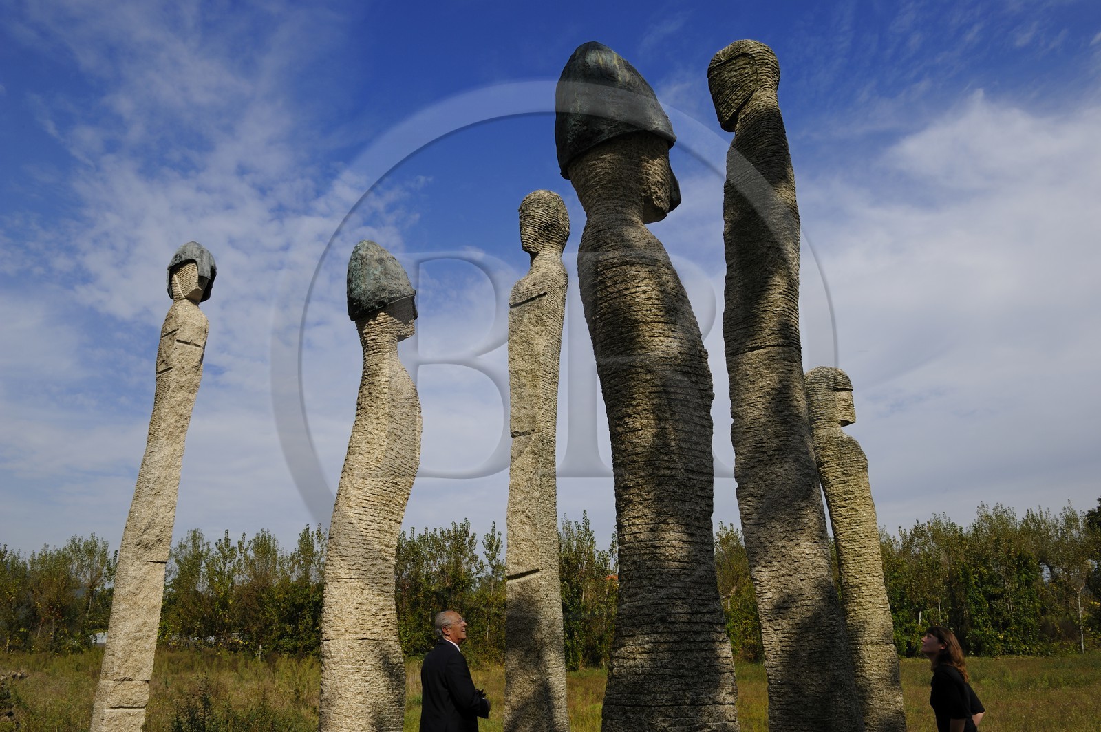 Portugal, région du Minho, Guimaraes, Campo da Ataca, site de la bataille marquant l'indépendance du Portugal et  matérialisé par la sculpture de l'artiste Augusto Vasconcelos de 1996