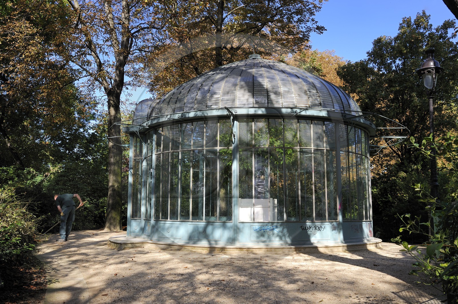 France, Paris, square des Batignolles, kiosk