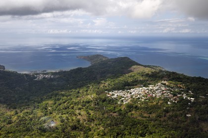 France, Ile de Mayotte, Grande-Terre, Réserve Forestière des Cretes du Sud, le village de Choungui au pied du Mont Choungui (594 mètres)