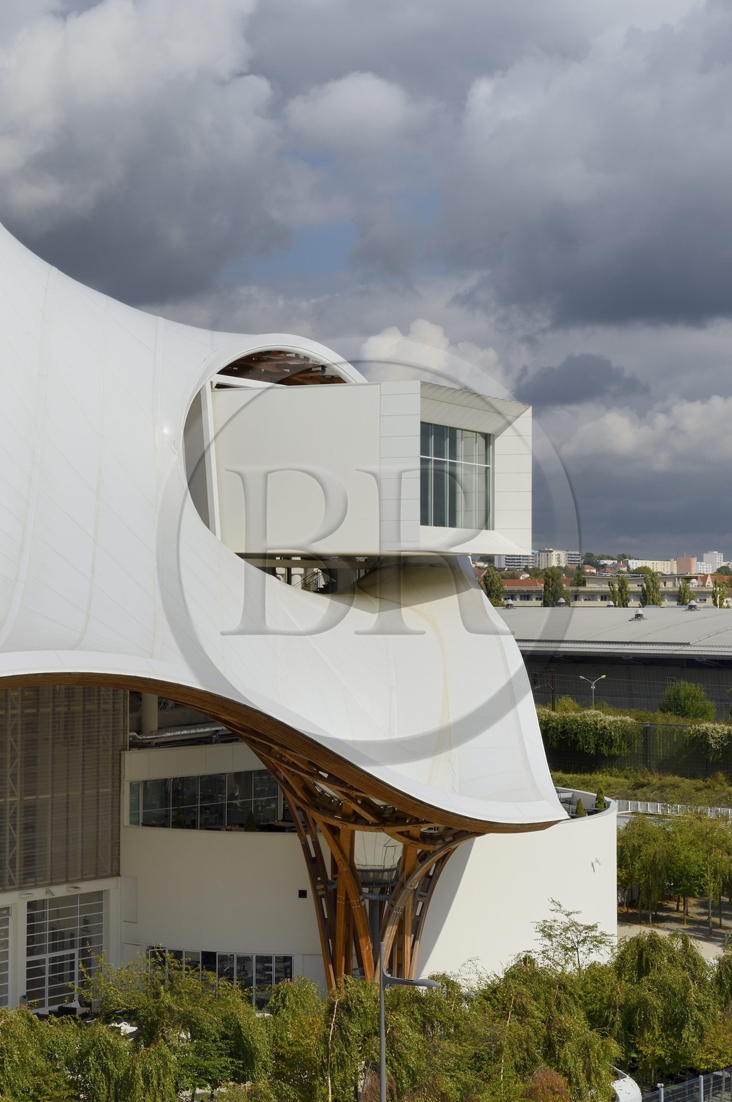 France, Moselle (57), Metz, quartier de l'Amphithéâtre, le Centre Pompidou-Metz, centre d'art conçus par les architectes Shigeru Ban et Jean de Gastines