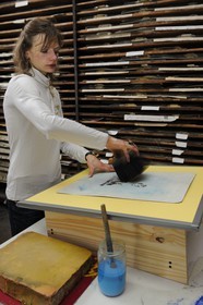 France, Vosges (88), Epinal, Cité de l’Image, Imagerie d’Epinal, technique coloris aux pochoirs