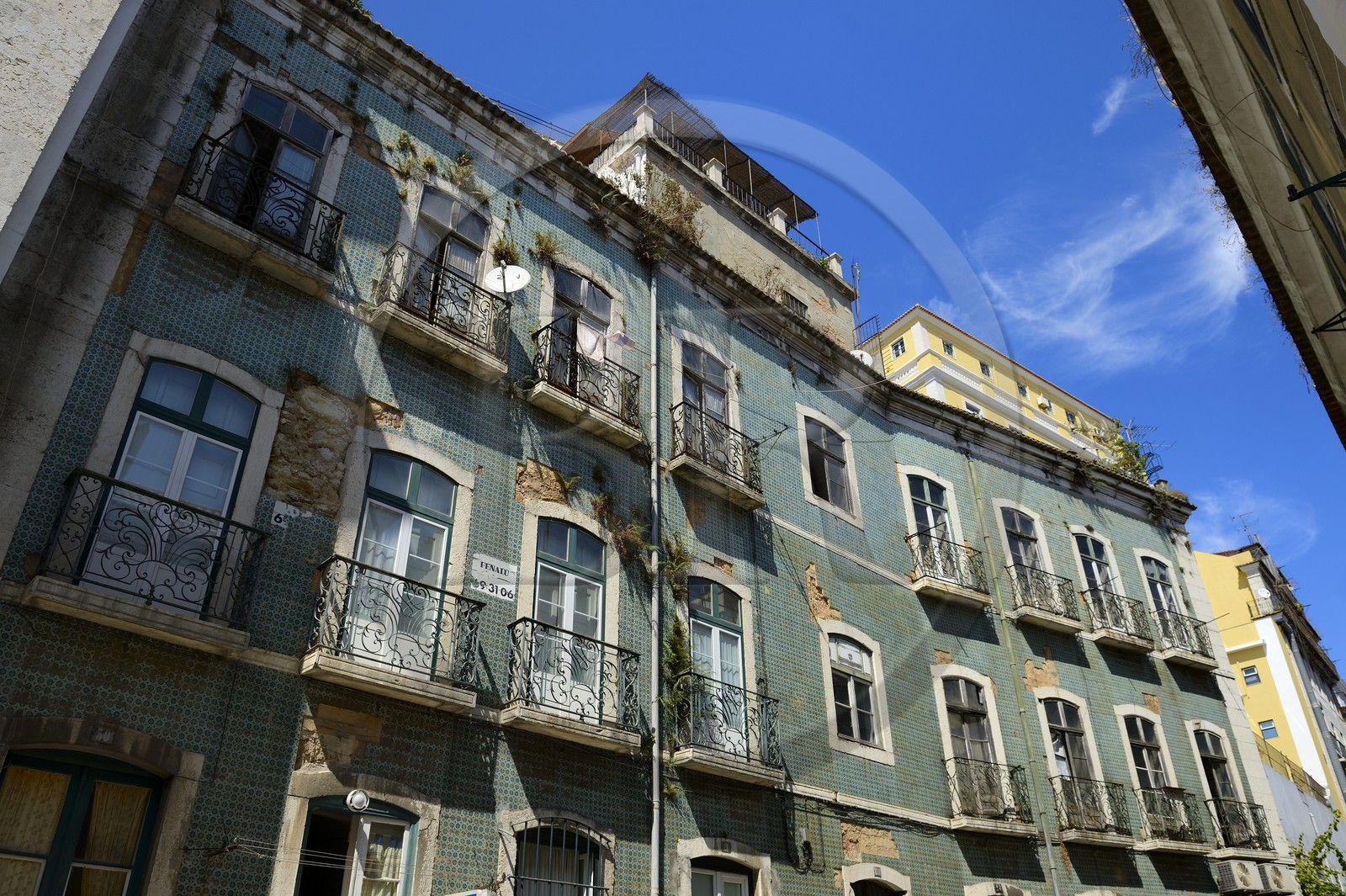 Portugal, Lisbon, Chiado district, rua Ferragial, one of the many historic houses of old Lisbon awaiting restoration