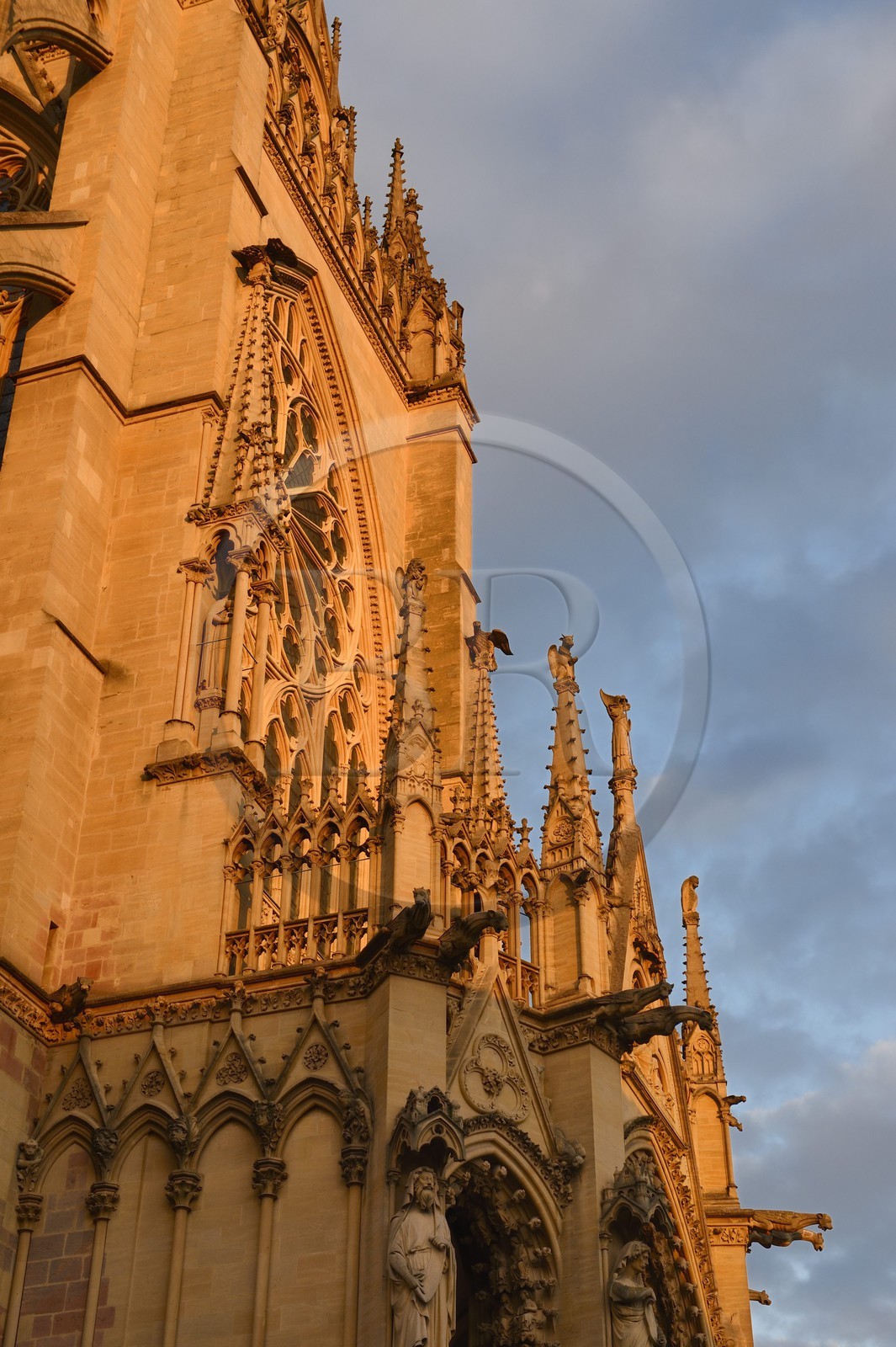 France, Moselle (57), Metz, la cathédrale Saint-Etienne en pierre de Jaumont, la facade occidentale au-dessus du portail principal