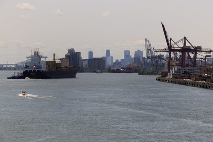 Canada, province de Québec, Montréal, le port de commerce sur le fleuve Saint-Laurent