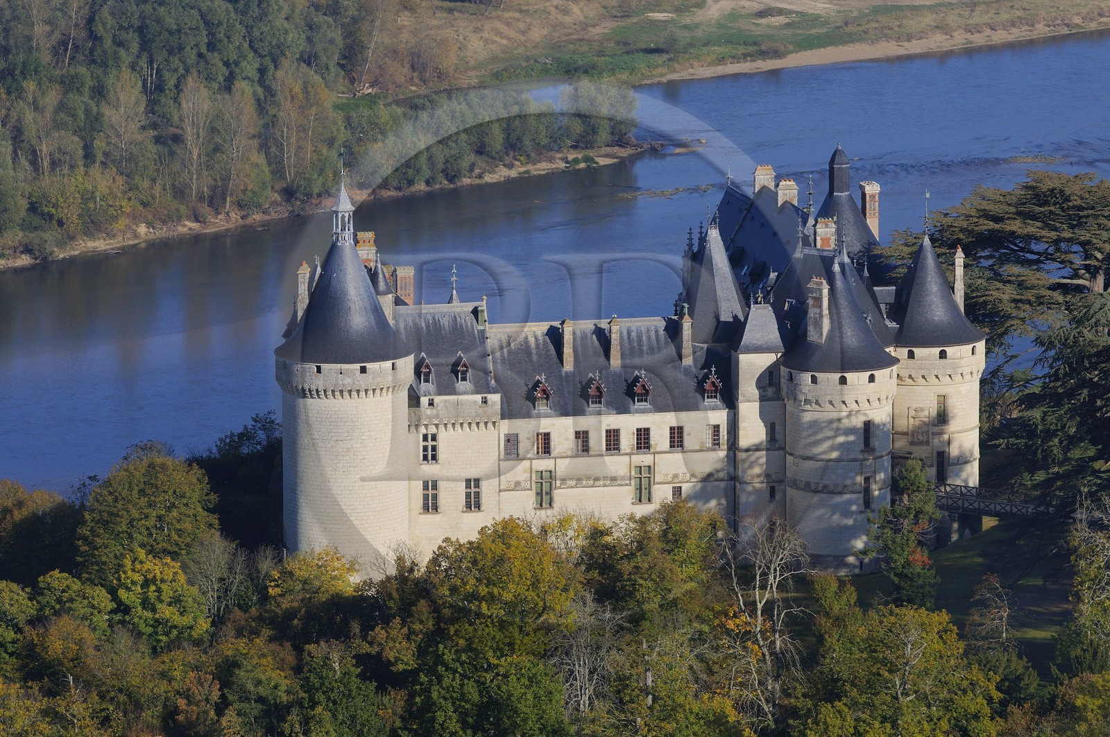 France, Loir-et-Cher (41), Vallée de la Loire classée Patrimoine Mondial de l'UNESCO, château de Chaumont-sur-Loire (vue aérienne)