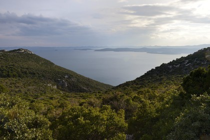 Croatie, Dalmatie, côte dalmate, Ile d’Ugljan, région de Preko, vue depuis les ruines du chateau Saint Michel