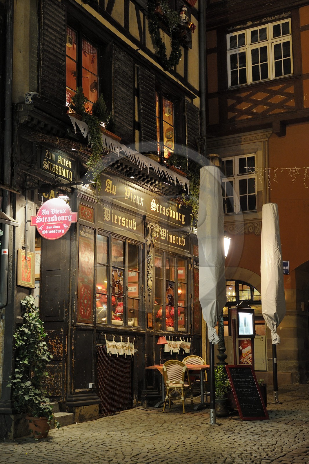 France, Bas-Rhin (67), Strasbourg, vieille ville classée au Patrimoine Mondial de l'UNESCO, winstub Au Vieux Strasbourg