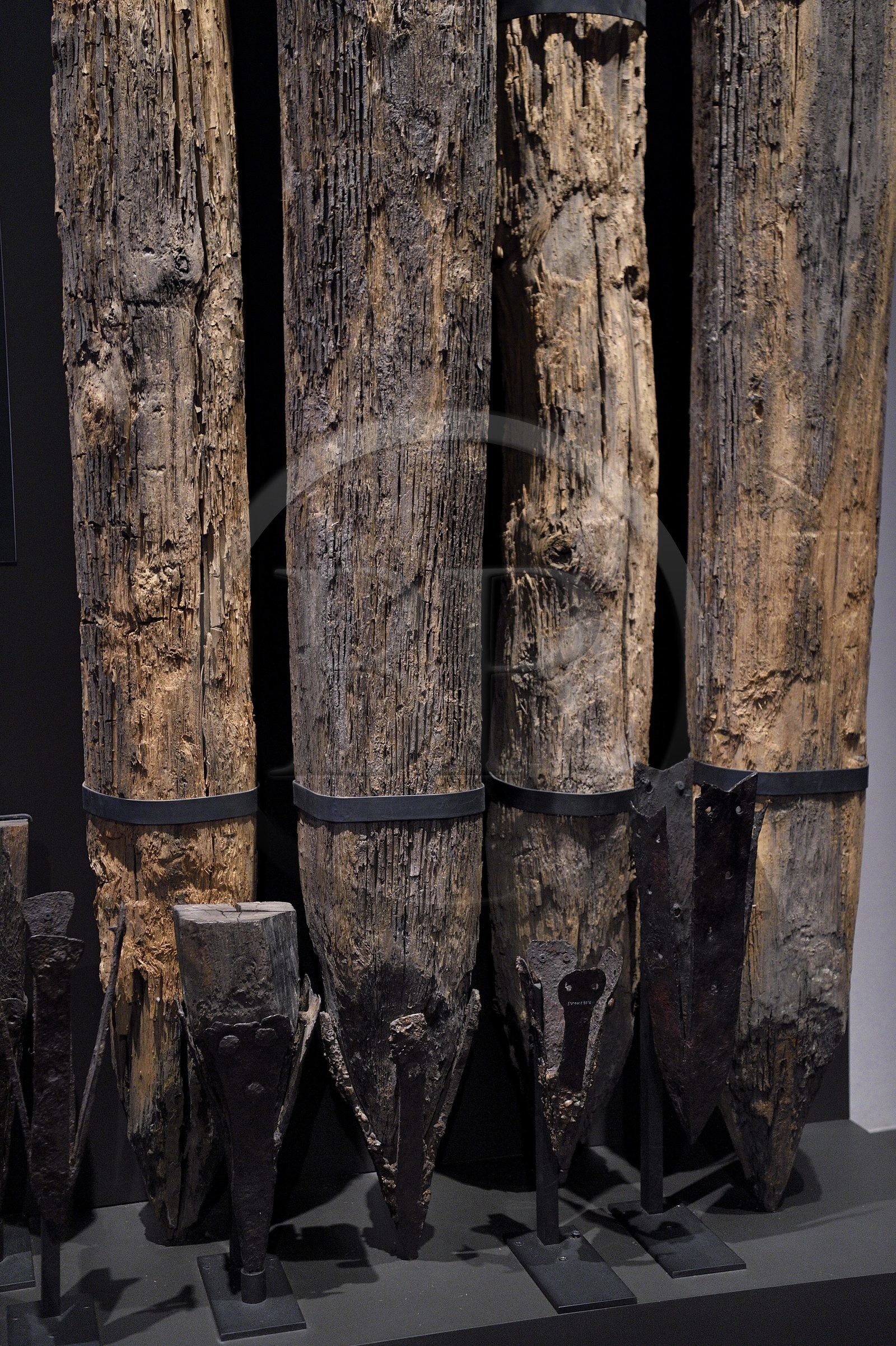 France, Bas-Rhin (67), Strasbourg, Musée historique de la ville de Strasbourg, la ville étant construite sur des marécages, tous les batiments sont construits sur des pieux de fondation, ici ceux provenant de la Tour Sainte Catherine de la cathédrale datés du XIVème siècle