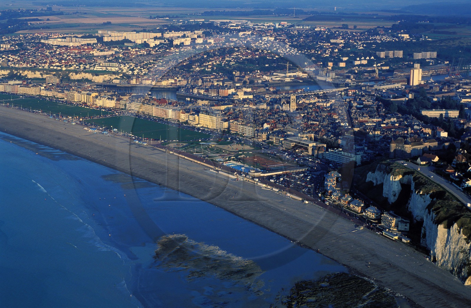 France, Seine-Maritime (76), Pays de Caux, Côte d'Albâtre, la ville de Dieppe (vue aérienne)