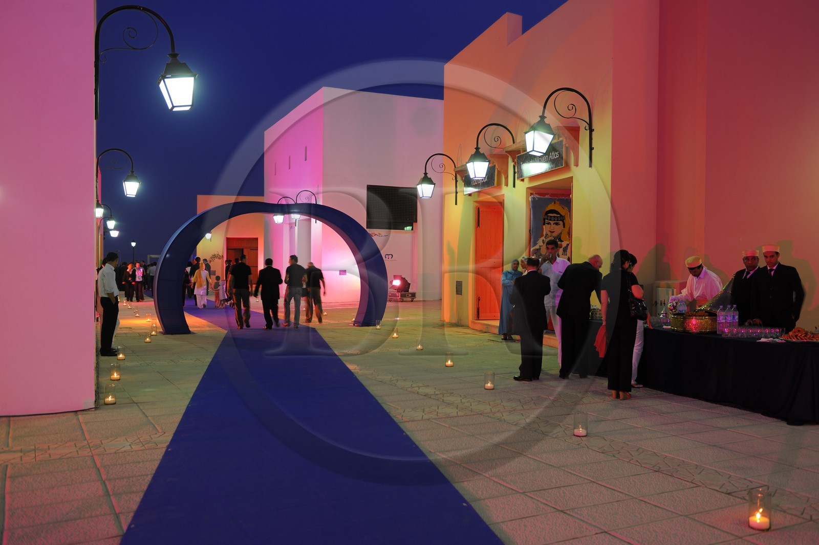 Maroc, région de l'Oriental, station balnéaire de Mediterrania Saïdia, la Médina Saidia galerie marchande construite sous forme de médina marocaine