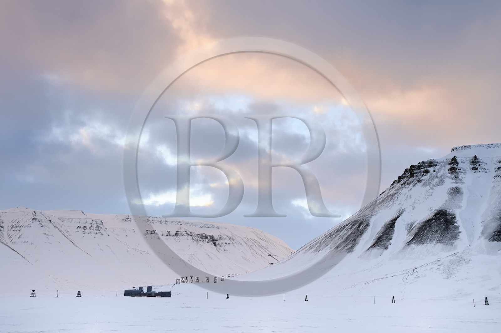 Norway, Svalbard, Spitzbergen, Adventdalen valley near Longyearbyen, abandoned coal mine