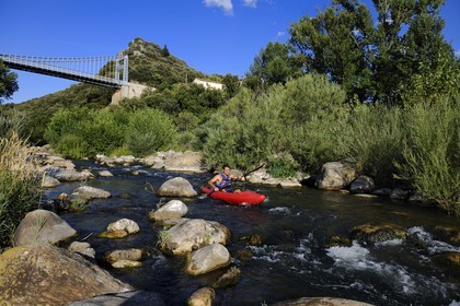 France, Herault, Orb valley, kayaking the river Orb at the moulin de Travassac next to Mons la Trivalle, Sylvain Cathala from Ateliers Rivière Randonnees