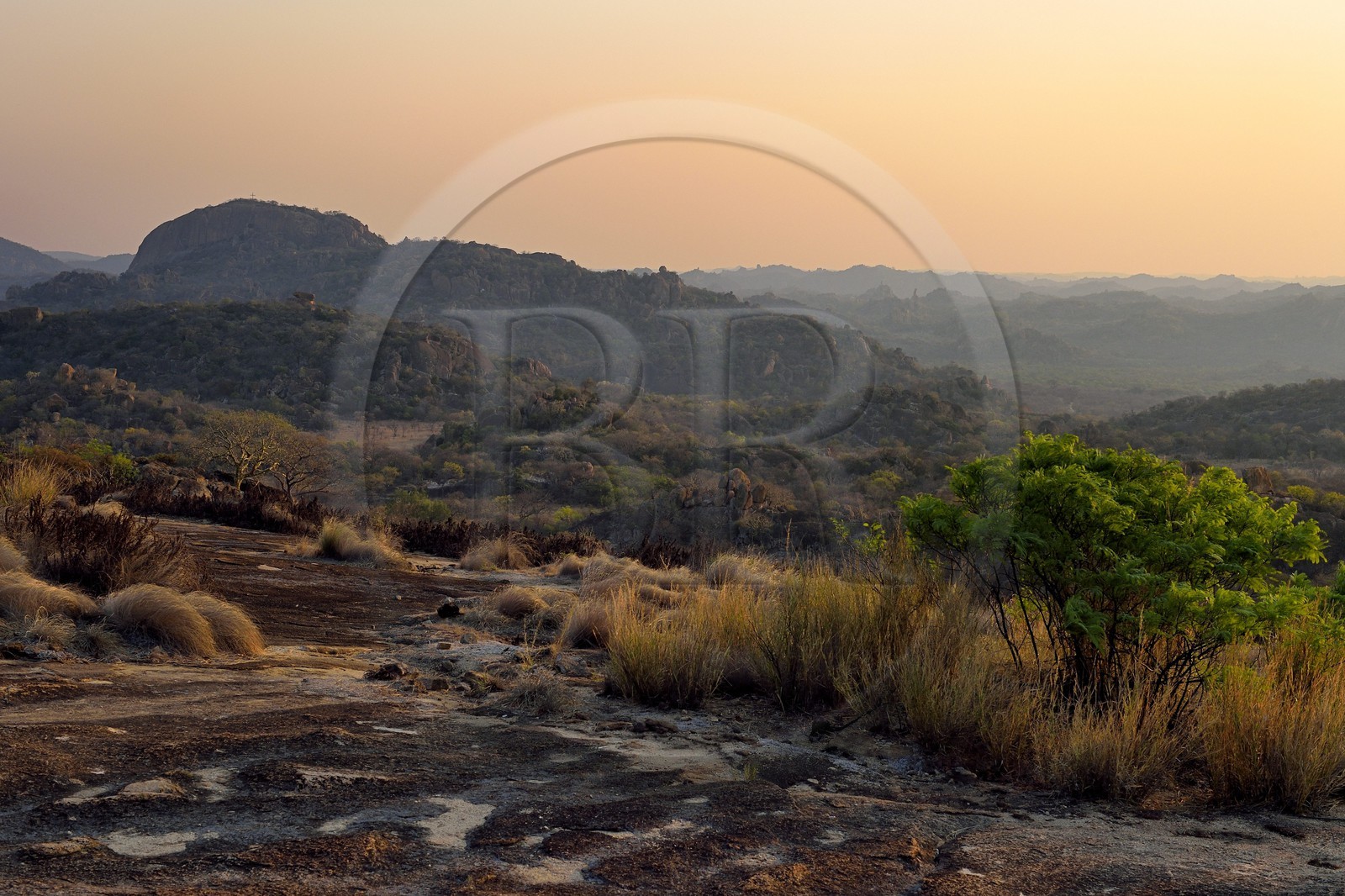 Zimbabwe, province de Matabeleland méridional, Matobo ou Matopos Hills National Park, classé Patrimoine Mondial de l'UNESCO, formations rocheuses sur la colline de Malindidzimu (demeure des esprits bienveillants) au sommet de View of the World où est enterré Cecil Rhodes