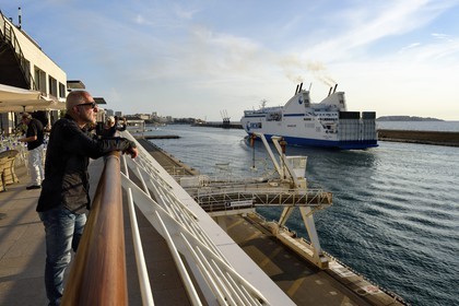 France, Bouches-du-Rhône (13), Marseille, Zone Euroméditerranée, quartier La Joliette, les Terrasses du Port