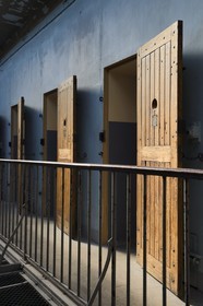 France, Rhône (69), Lyon, Mémorial Prison de Montluc, cellules de la galerie du 2ème étage où fut enfermé Jean Moulin