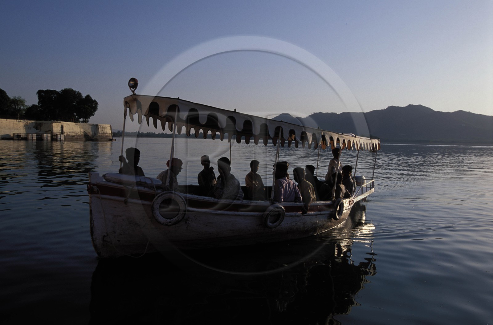 Inde, état du Rajasthan, Udaipur Bateau sur le lac Pichola