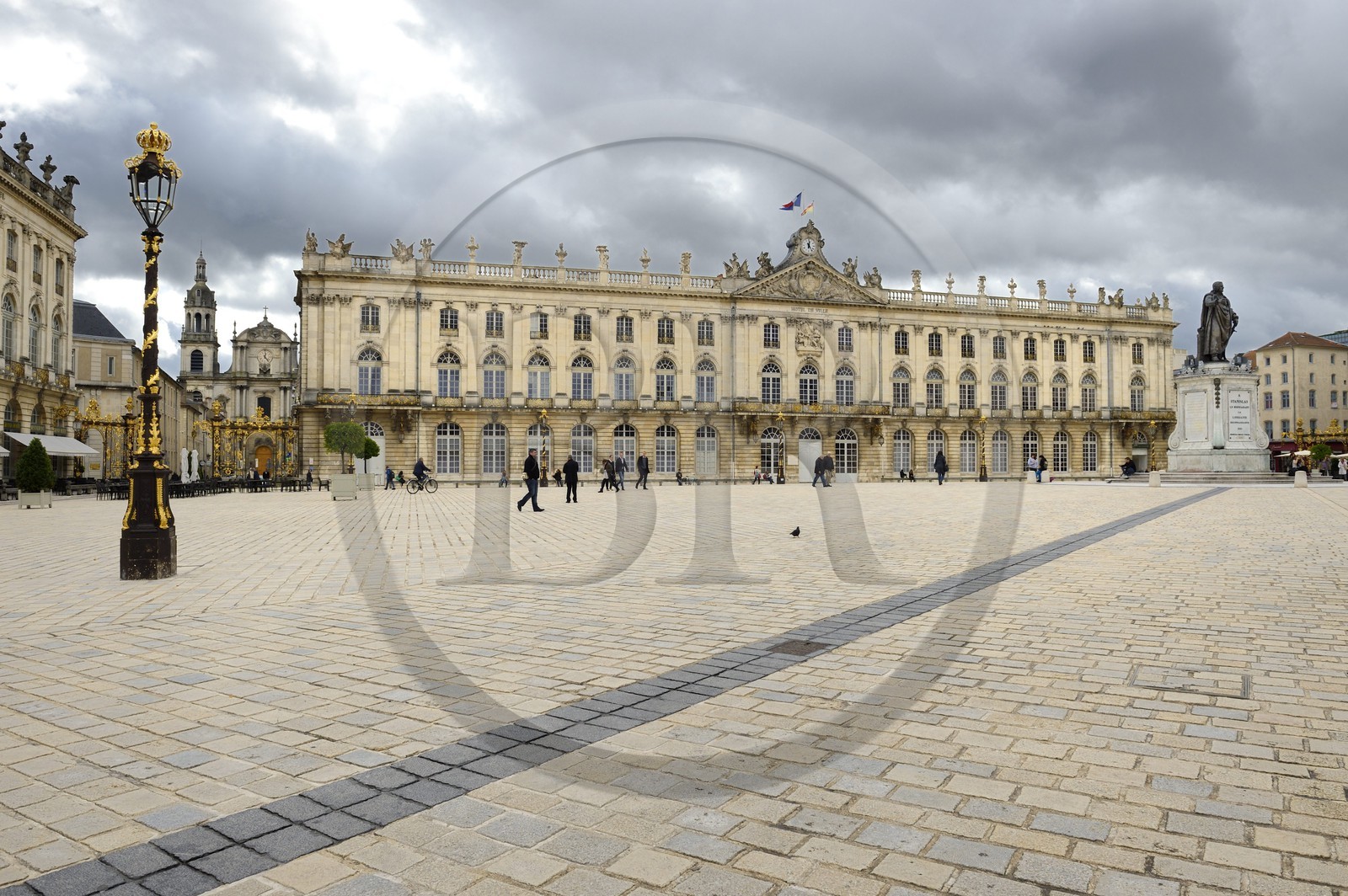 France, Meurthe-et-Moselle (54), Nancy, place Stanislas (ancienne Place Royale) construite par Stanislas Leszczynski, roi de Pologne et dernier duc de Lorraine au XVIIIe siècle, classée Patrimoine Mondial de l'UNESCO, l'Hotel de ville