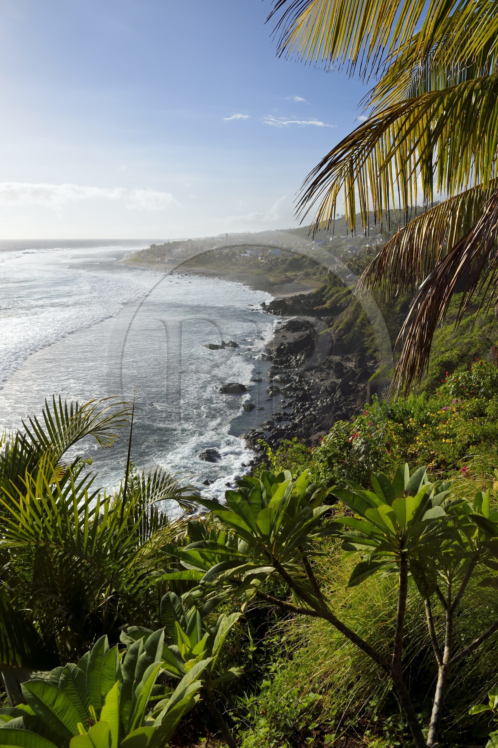 France, Ile de la Reunion, Petite-Ile sur la côte sud, plage et rochers de Grand-Bois