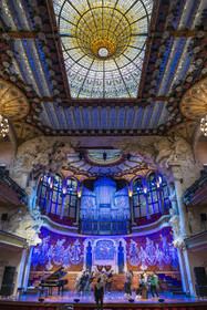 Spain, Catalonia, Barcelona, Palau de la Musica Catalana (Catalan Music Palace), concert hall designed by the architect of Catalan modernism Lluis Domènech i Montaner, a UNESCO World Heritage Site, large glass roof, stained glass dome work of Antoni Rigalt i Blanch
