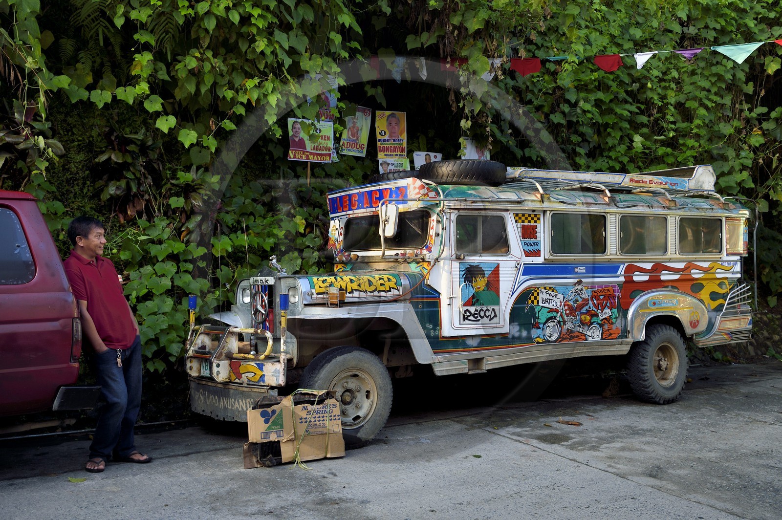 Philippines, province d'Ifugao, ville de Banaue, jeepney (jeep allongée pour le transport de passagers)