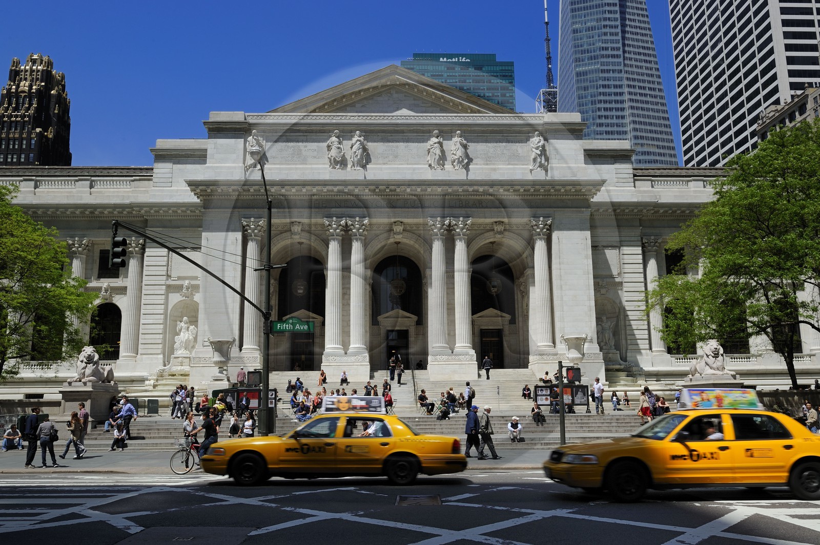 Etats-Unis, New York, Manhattan, Midtown, la New York Public Library sur la 5th Avenue et Bryant Park
