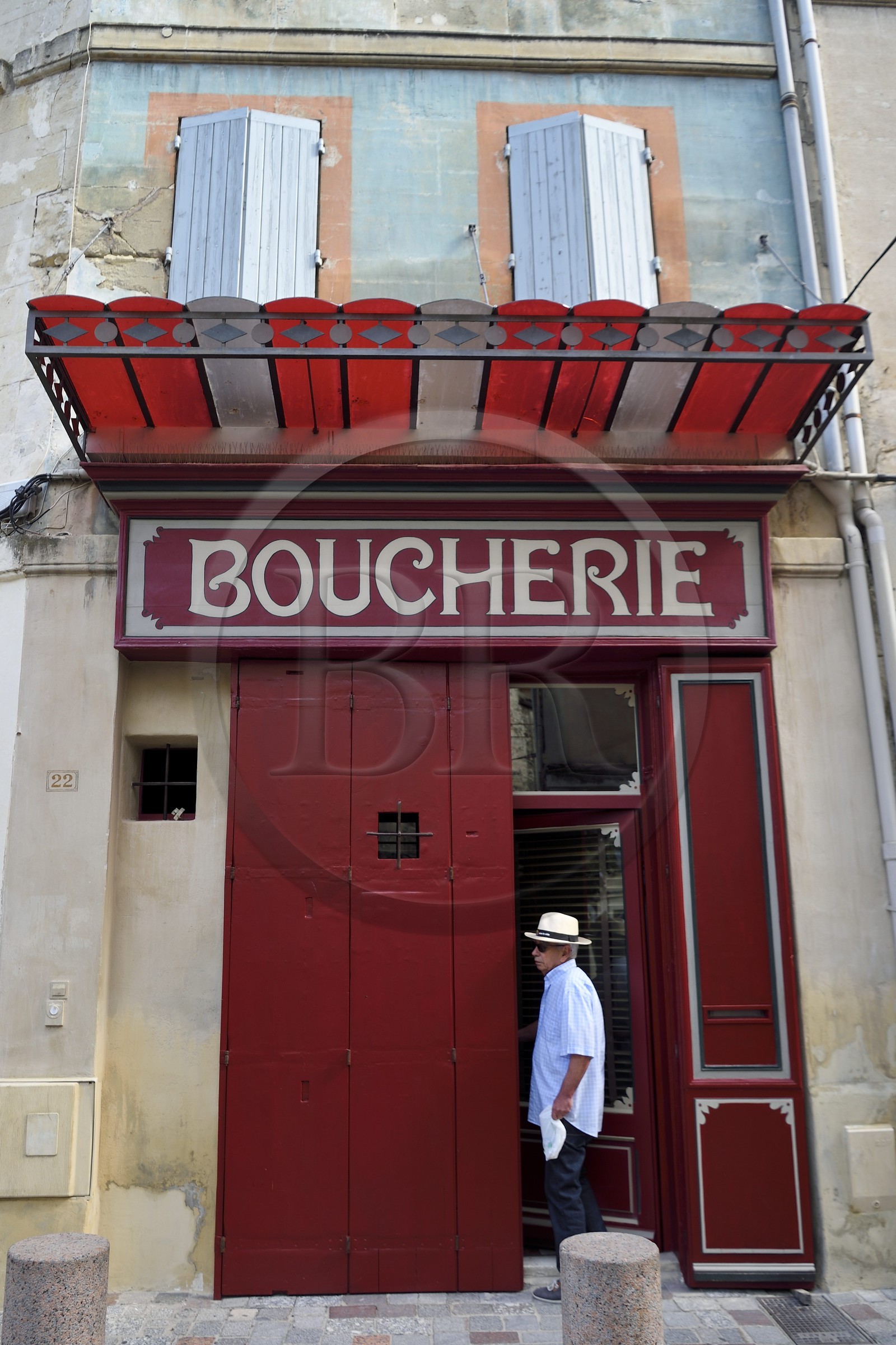 France, Bouches-du-Rhône (13), Arles, quartier de la Roquette, place Paul Doumer, ancienne boucherie