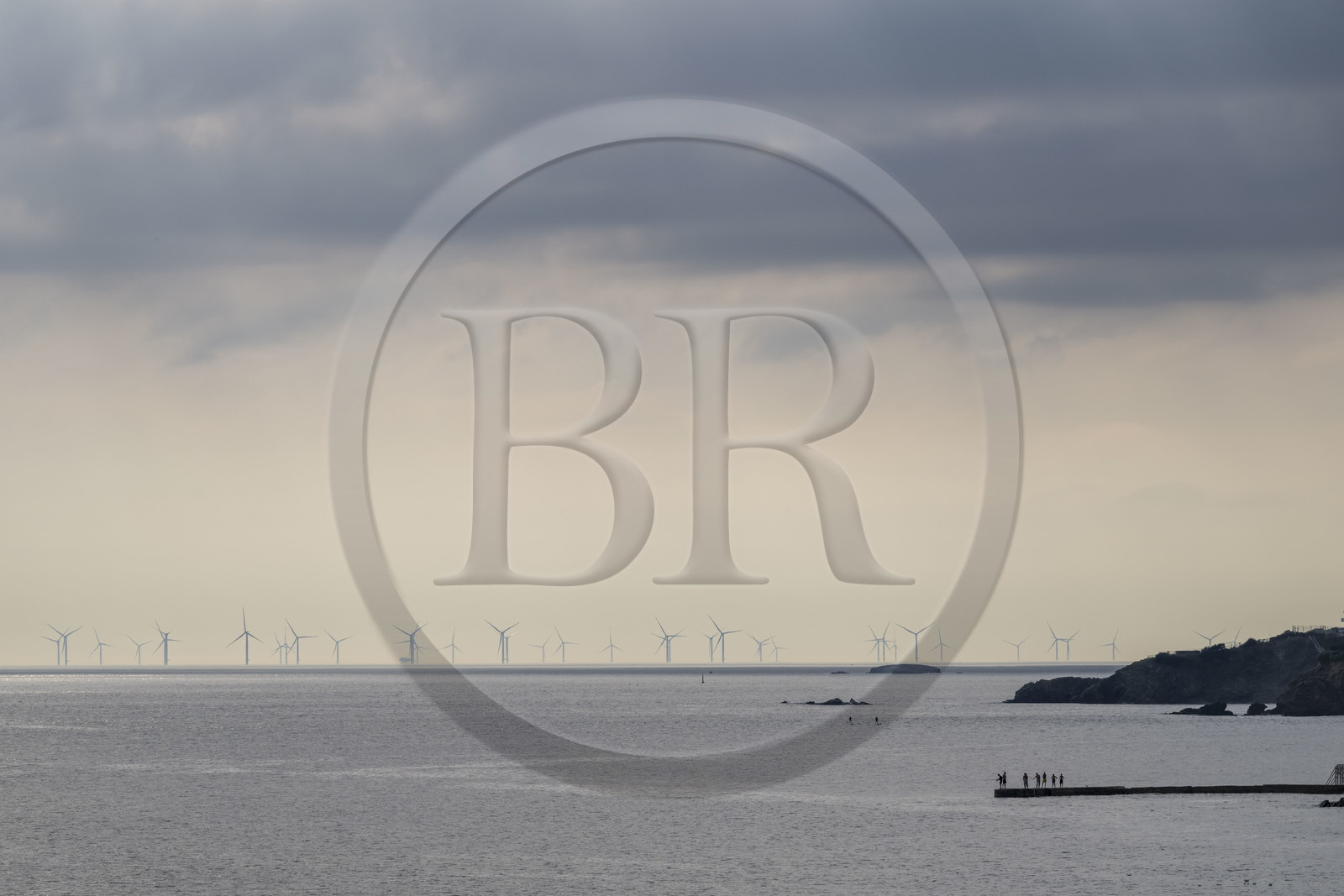 France, Loire Atlantique, Estuaire de la Loire, Saint Nazaire, the Saint-Nazaire offshore wind farm seen from Pointe de l’Eve