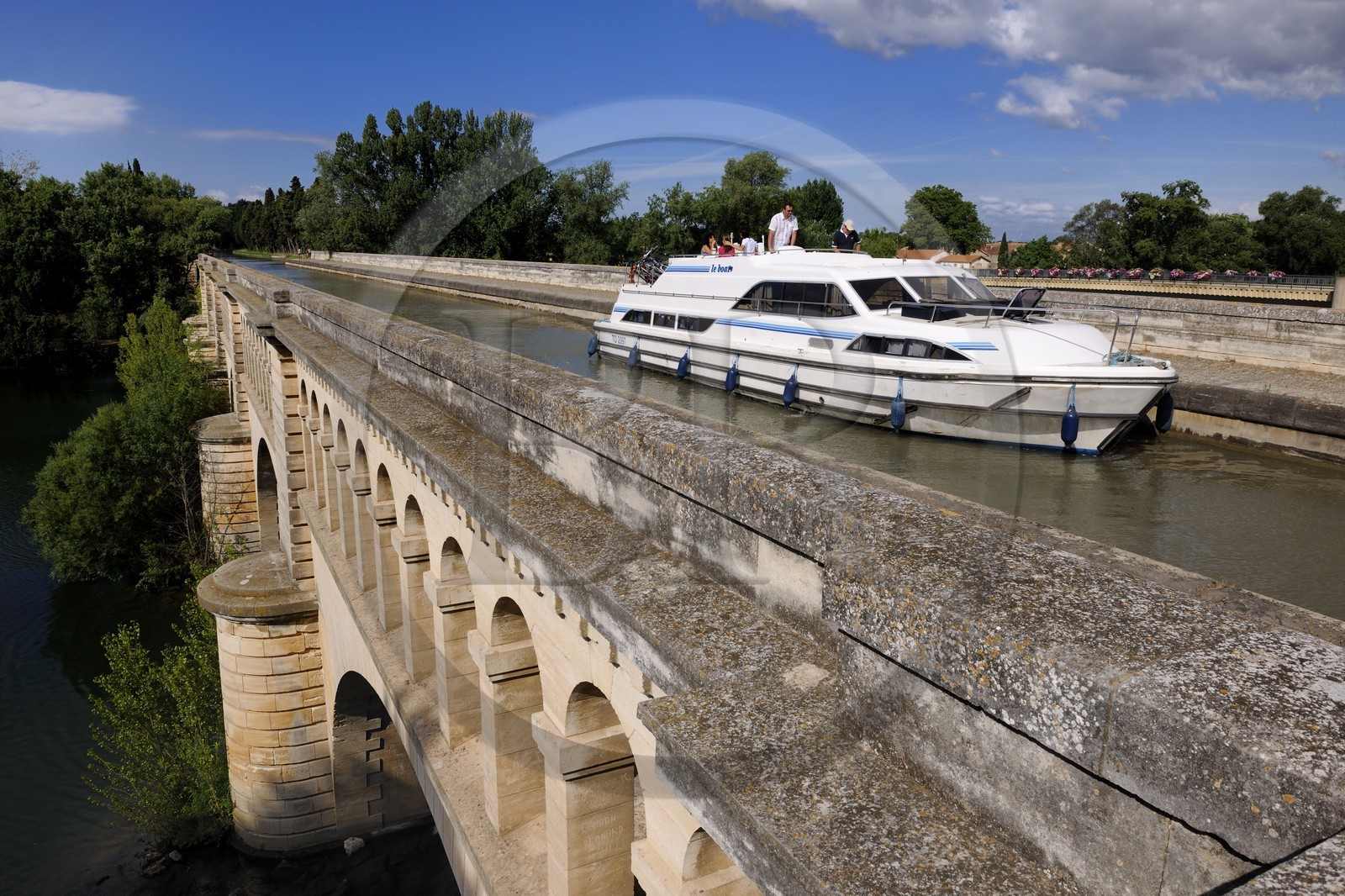 France, Hérault (34), Béziers, le Pont Canal du Canal du Midi, classé Patrimoine Mondial de l'UNESCO, passant sur la rivière Orb