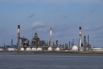 France, Loire-Atlantique (44), Estuaire de la Loire, Saint-Nazaire, le terminal pétrolier et raffinerie Total Energie de Donge