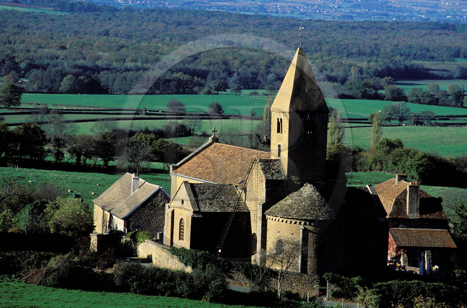 France, Saône-et-Loire (71), la Chapelle-sous-Briançon, une chapelle romane