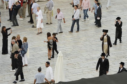 Israel, Jerusalem, holy city, the old town listed as World Heritage by UNESCO, ortodox jews under the Temple Mount or Haram Ash-Sharif