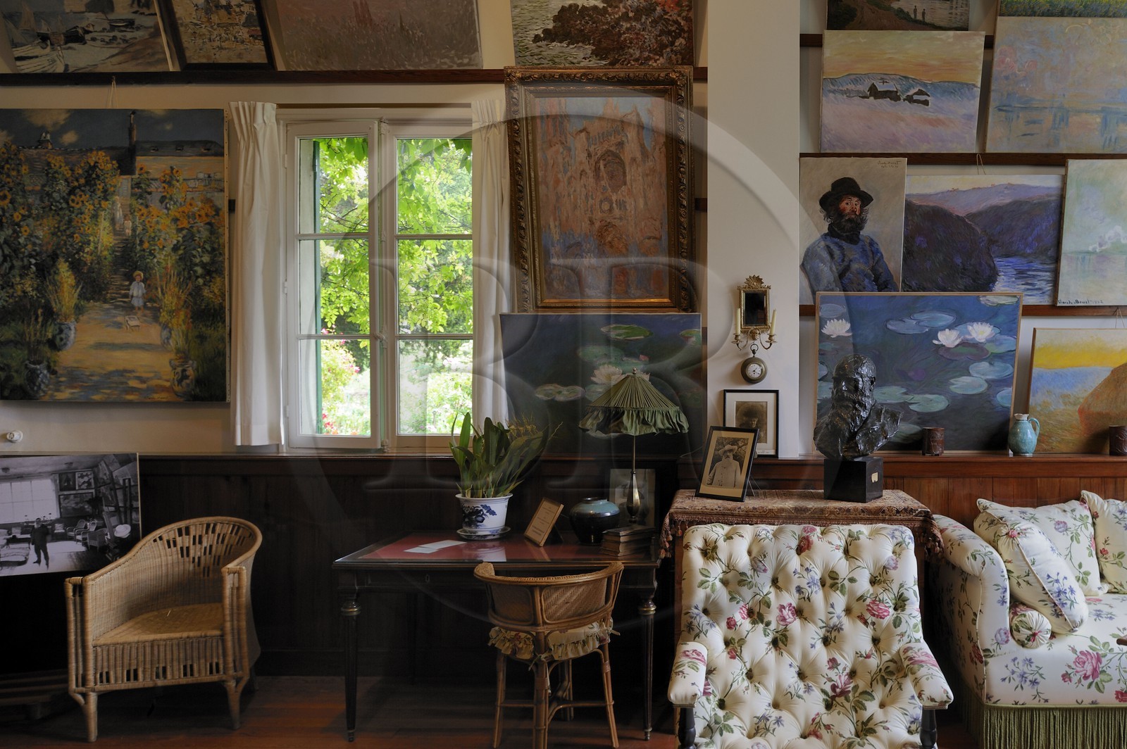 France, Eure (27), Giverny, la maison de Claude Monet, le premier atelier transformé en salon et salle de présentation de son vivant