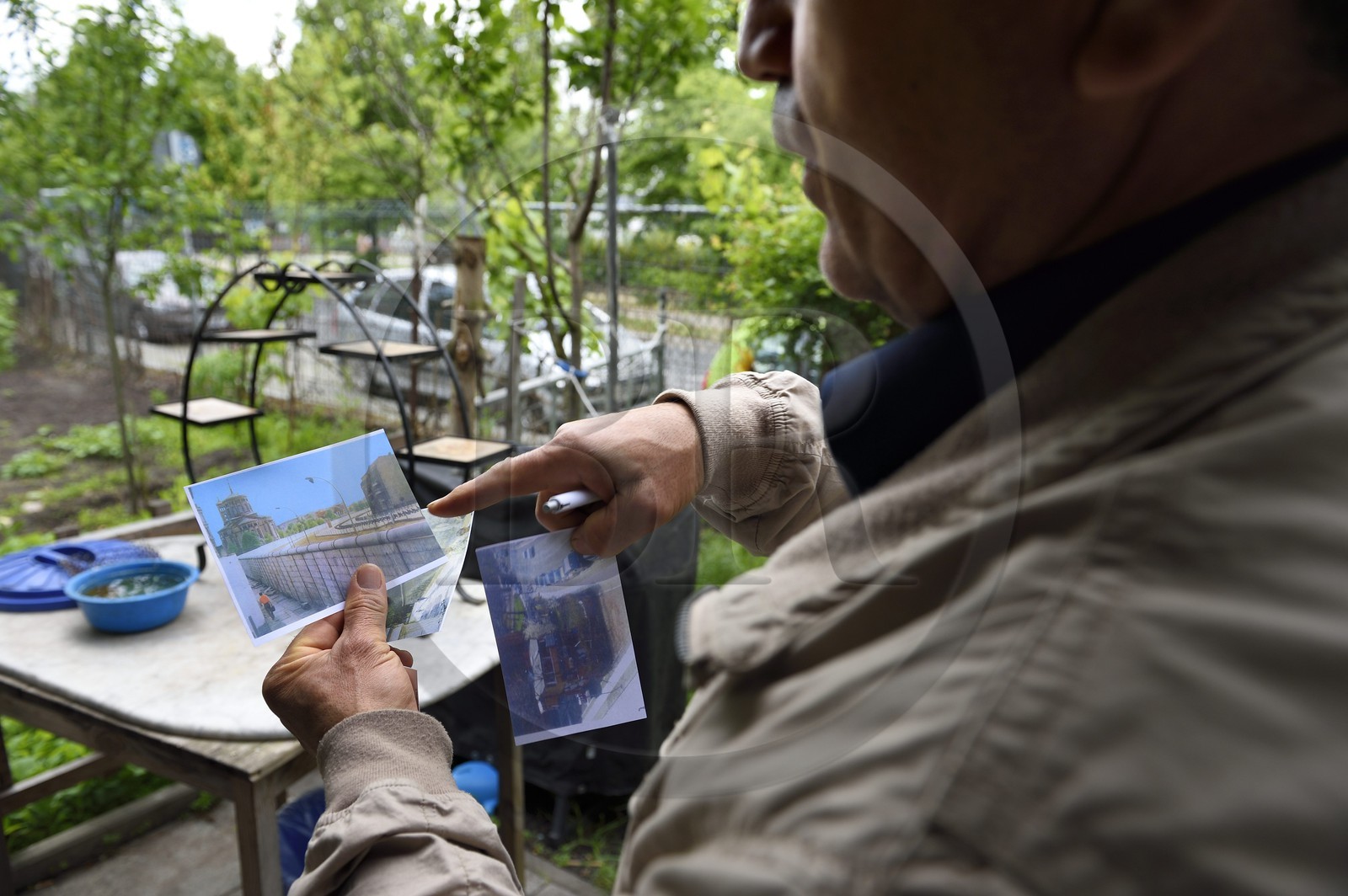 Allemagne, Berlin, quartier de Kreuzberg, Baumhaus an der Mauer est une maison de deux étages à Bethaniendamm en bordure de l'ancien Mur de Berlin construite par un immigré turc Osman Kalin