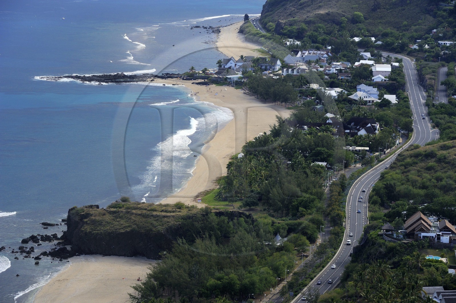 France, île de la Réunion, la Côte Ouest, commune de Saint Gilles les Bains, plage de Boucan Canot (vue aérienne)